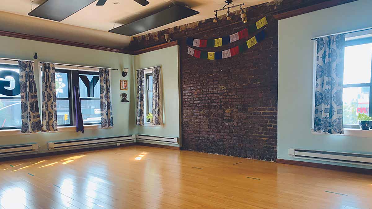 LIVING YOGA - NEW YORK - Yoga Studio